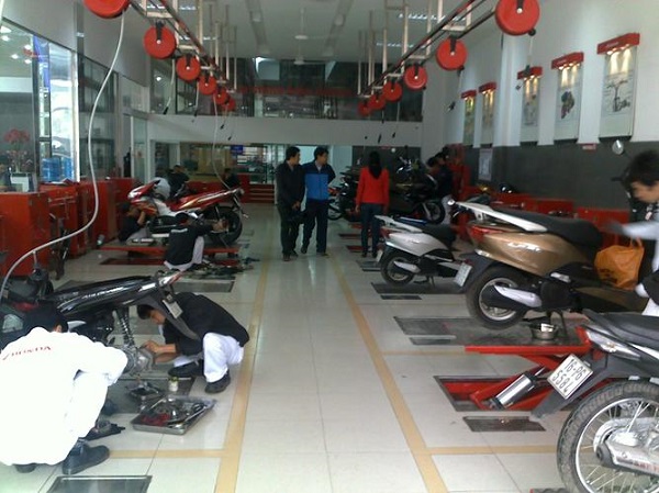 Mở tiệm sửa xe