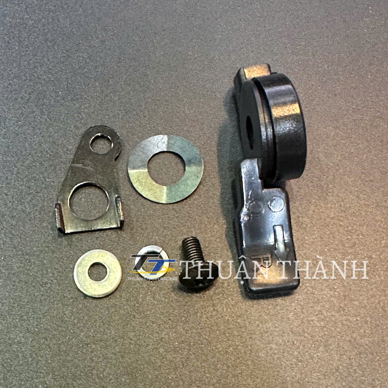 z6471170458012_2a076ac0407846015ba98f510034e845